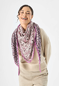 Codello PRINTED TRIANGLE POLYESTER/VISCOSE LEO DOGS 128X128X180CM